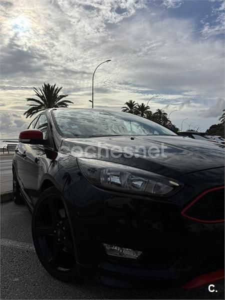 Negro Usado 2016 Ford Focus ST-Line Berlina | 14.250 € (Precio justo) - Imagen 1/4