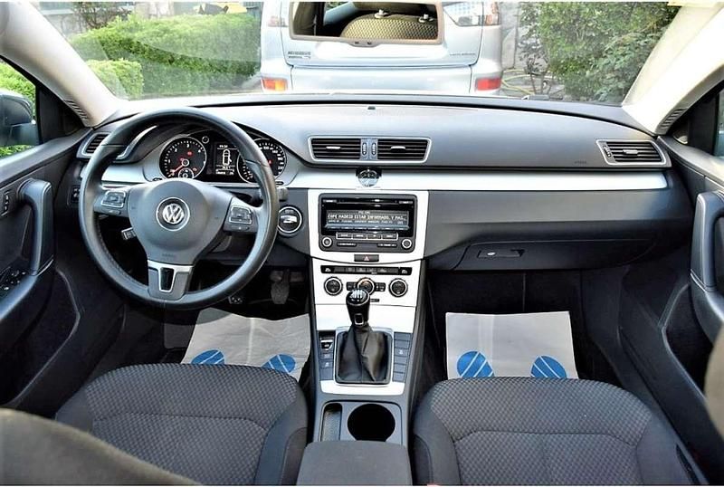Gris Usado 2013 VW Passat Edition Familiar | 9490 € (Precio justo) - Imagen 1/4
