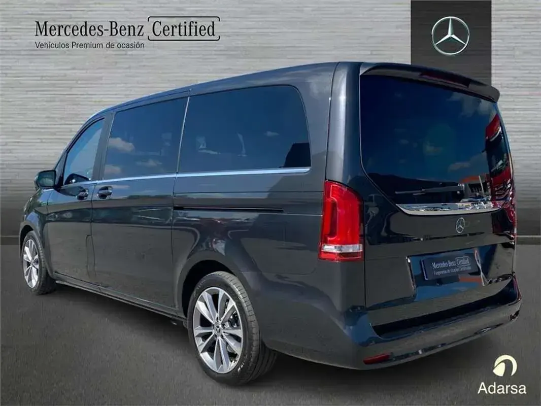 Usado Mercedes V250 Avantgarde 190 CV (139 kW) 2022 Monovolumen