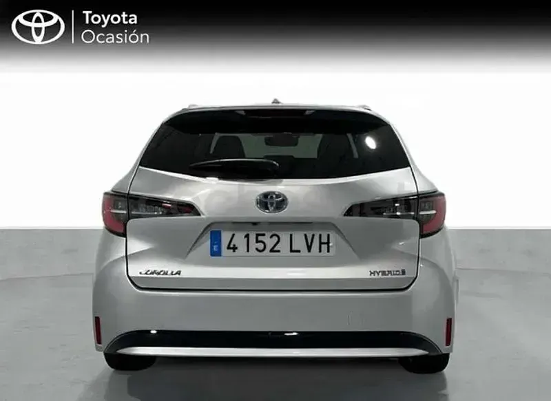 Usado Toyota Corolla Active 122 CV (89 kW) 2021 Gris / plata Familiar