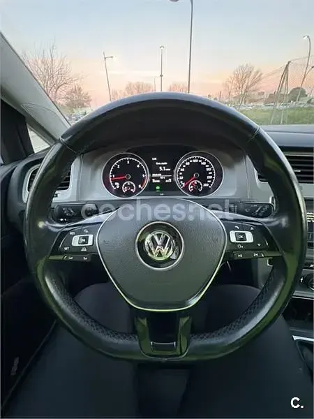 Usado VW Golf VII Business 110 CV (80 kW) 2016 Gris / plata Berlina