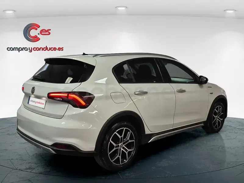 Usado Fiat Tipo Cross 100 CV (73 kW) 2022 Blanco Berlina