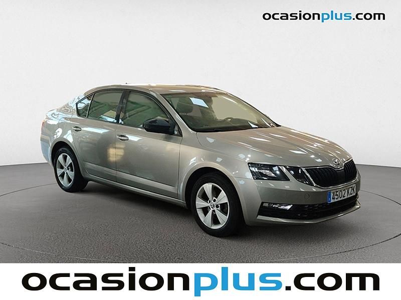 Usado Skoda Octavia Ambition 116 CV (85 kW) 2019 Beige Berlina