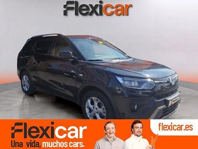 Negro Usado 2023 Ssangyong (KGM) Tivoli SUV | 16.290 € (Un poco caro) - Imagen 1/4