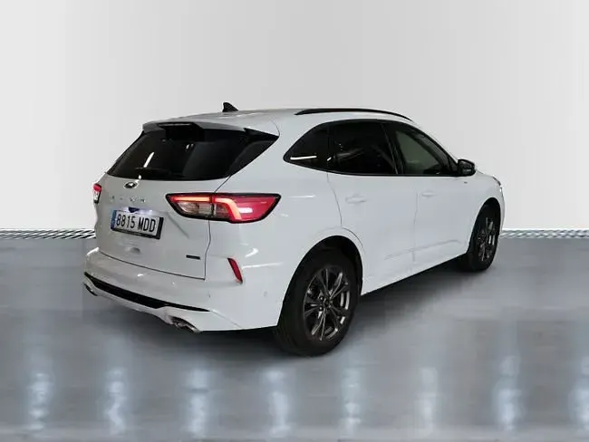 Usado Ford Kuga ST-Line X 225 CV (165 kW) 2022 Blanco SUV