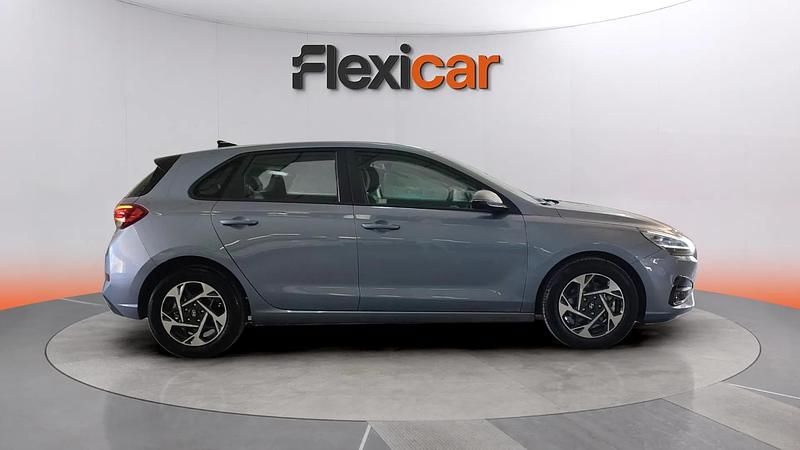Usado Hyundai i30 101 CV (74 kW) 2024 Azul Berlina