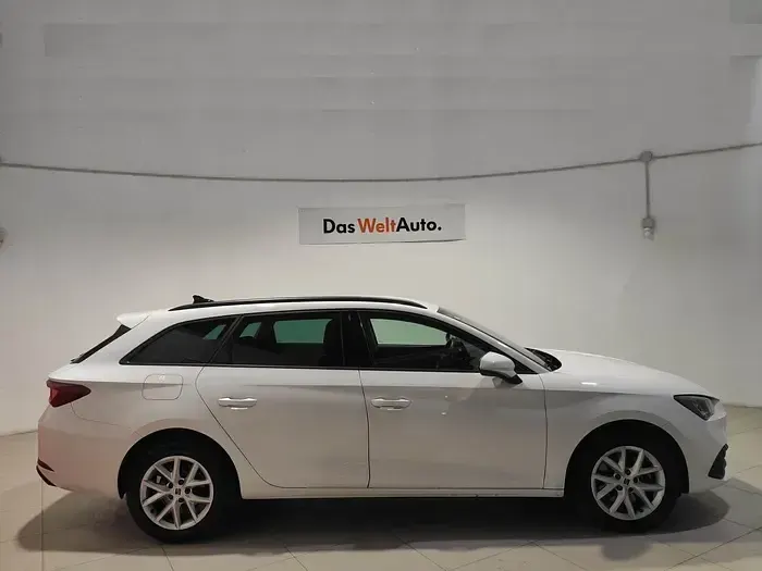 Usado Seat Leon Style 116 CV (85 kW) 2025 Blanco Familiar