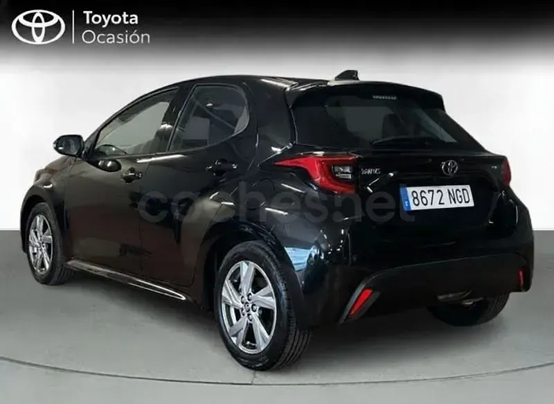 Usado Toyota Yaris Hybrid Active 116 CV (85 kW) 2025 Negro Berlina