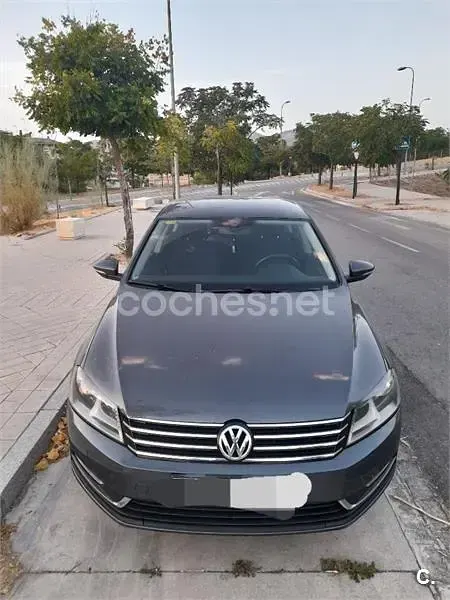 Usado VW Passat Advance 105 CV (77 kW) 2011 Gris / plata Berlina