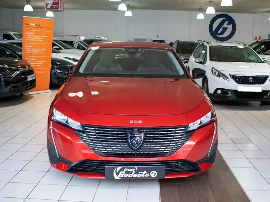 Usado Peugeot 308 Allure 130 CV (95 kW) 2023 Rojo Berlina
