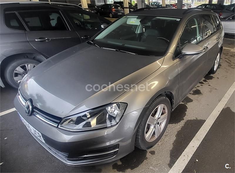 Usado VW Golf VII Advance 150 CV (110 kW) 2015 Gris / plata Familiar