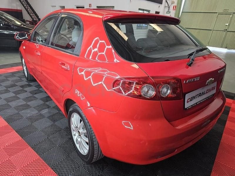 Usado Chevrolet Lacetti SX 109 CV (80 kW) 2005 Rojo Berlina