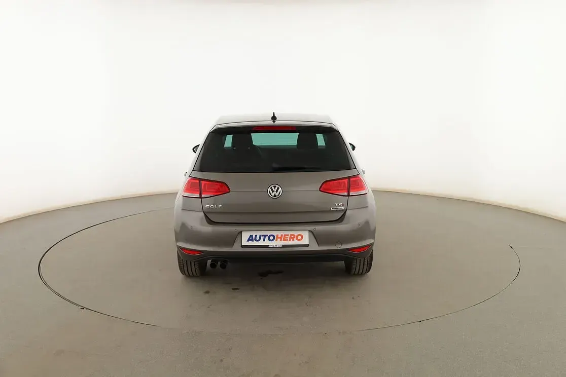 Usado VW Golf VII Advance 125 CV (91 kW) 2015 Gris Berlina