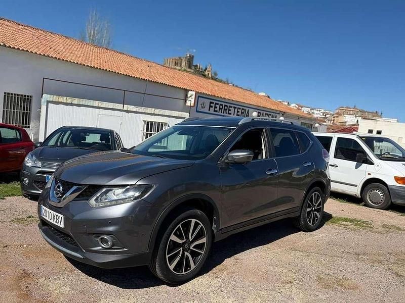 Usado Nissan X-Trail Tekna 177 CV (130 kW) 2017 Gris SUV