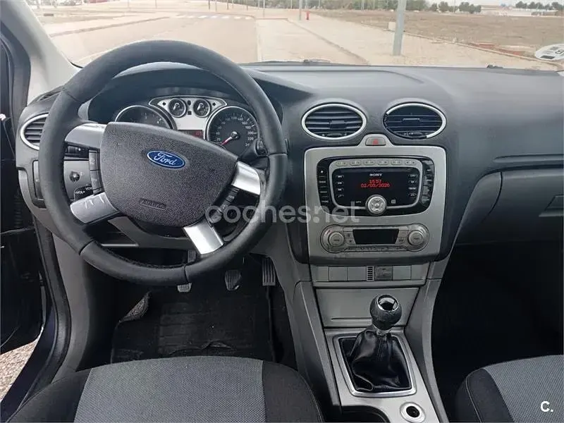 Usado Ford Focus Titanium 109 CV (80 kW) 2010 Azul Berlina