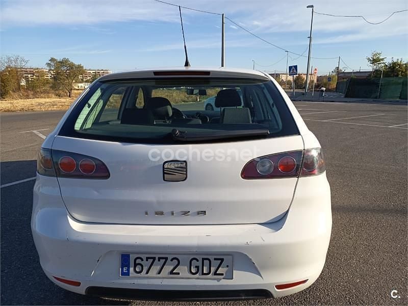 Usado Seat Ibiza Reference 85 CV (62 kW) 2008 Blanco Berlina