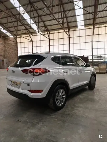 Käytetty Hyundai Tucson 131 HP (96 kW) 2018 Valkoinen Katumaasturi
