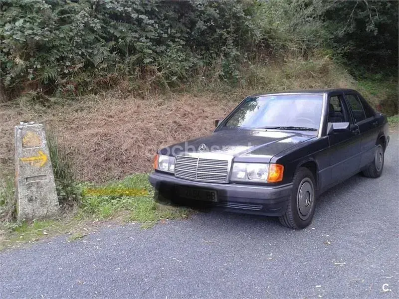 Usado Mercedes 190 94 CV (69 kW) 1992 Negro Berlina