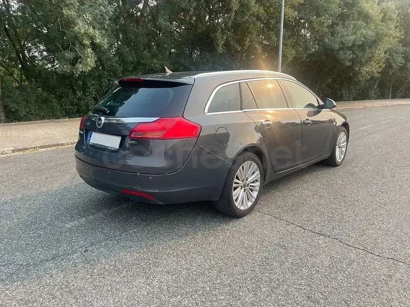 Usado Opel Insignia Excellence 130 CV (95 kW) 2013 Negro Familiar