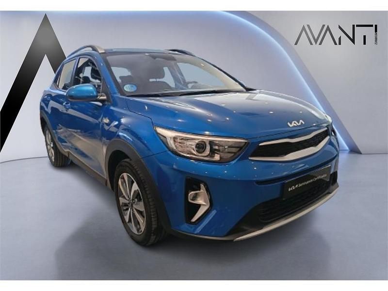 Usado Kia Stonic 100 CV (73 kW) 2025 Azul SUV