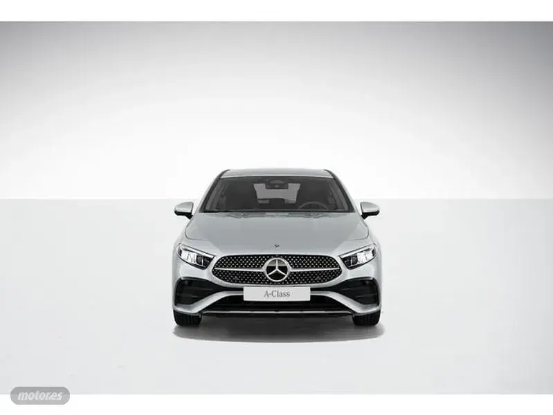 Usado Mercedes A200 149 CV (109 kW) 2023 Plateado Berlina