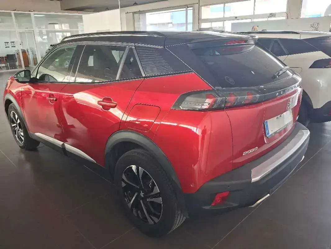 Usado Peugeot 2008 GT-line 131 CV (96 kW) 2020 Rojo SUV