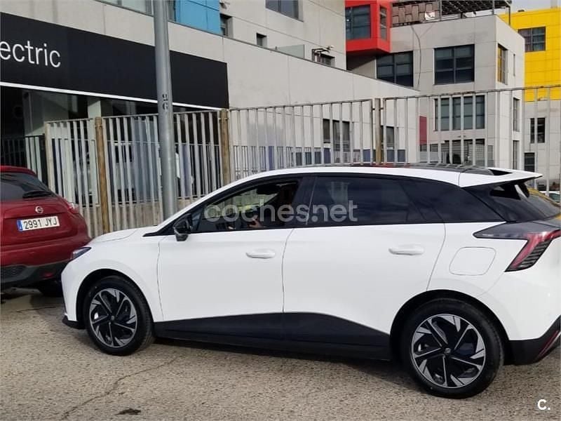 Usado MG MG4 EV Luxury 150 kW (204 CV) 2023 Eléctrico Utilitario