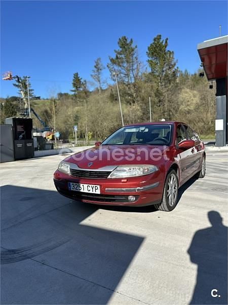 Usado Renault Laguna II Dynamique 120 CV (88 kW) 2004 Rojo Berlina
