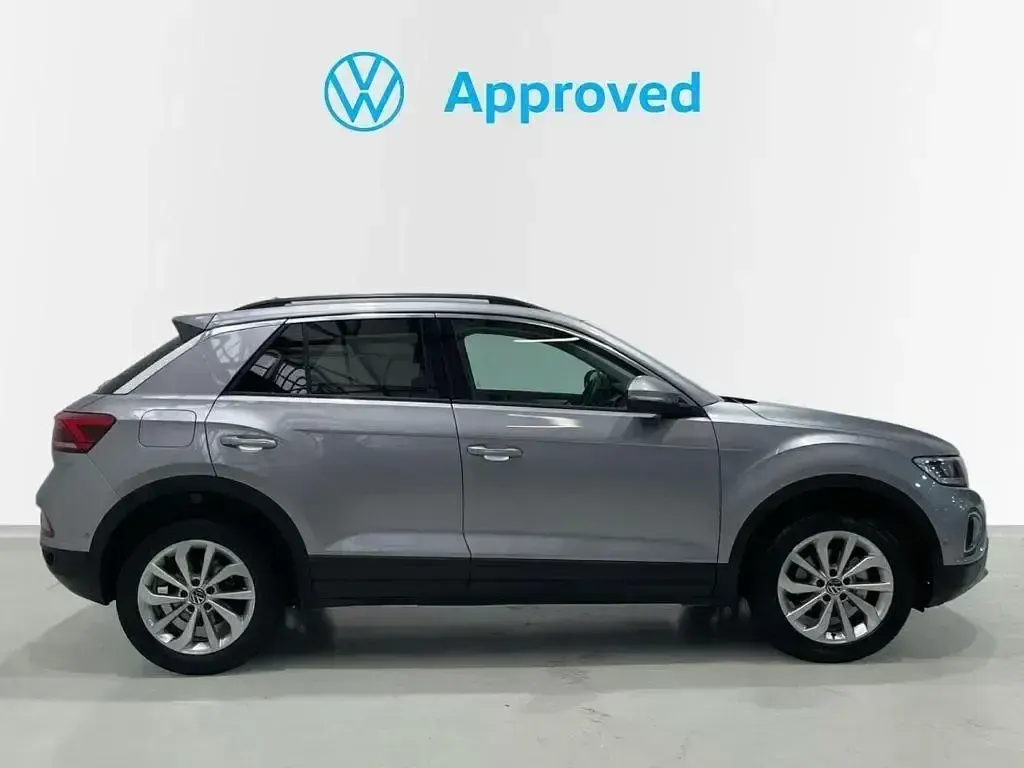 Usado VW T-Roc Life 150 CV (110 kW) 2023 Gris SUV