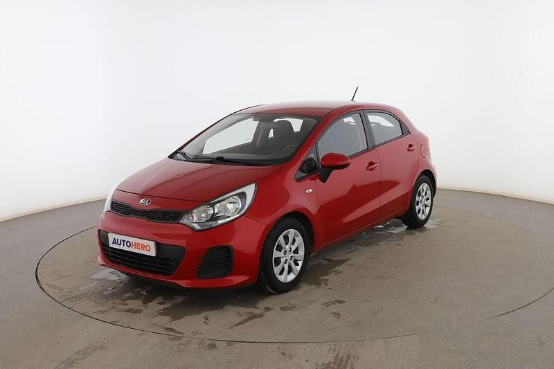 Rojo Usado 2015 Kia Rio Utilitario | 9999 € (Precio justo) - Imagen 1/3