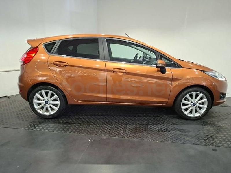 Usado Ford Fiesta Titanium 125 HP (91 kW) 2015 Castanho Citadino