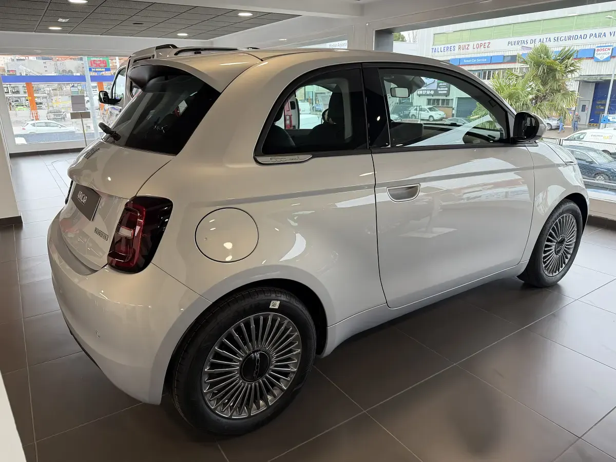 Nuevo Fiat 500 65 CV (47 kW) 2026 Verde Utilitario