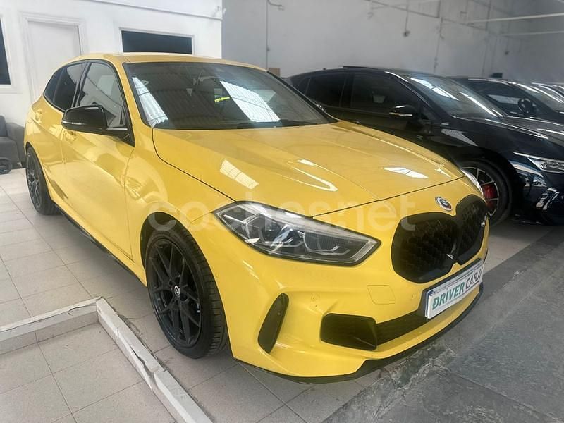 Amarillo Usado 2023 BMW M135 Utilitario | 42.900 € (Precio justo) - Imagen 1/4