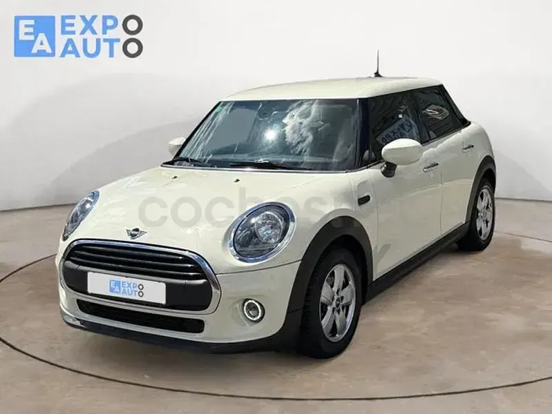 Usado Mini ONE 102 CV (75 kW) 2020 Beige Utilitario