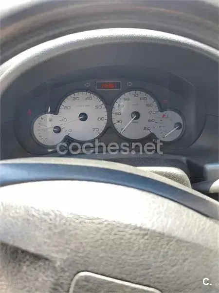 Usado Peugeot Partner Tepee 75 CV (55 kW) 2009 Gris / plata Monovolumen