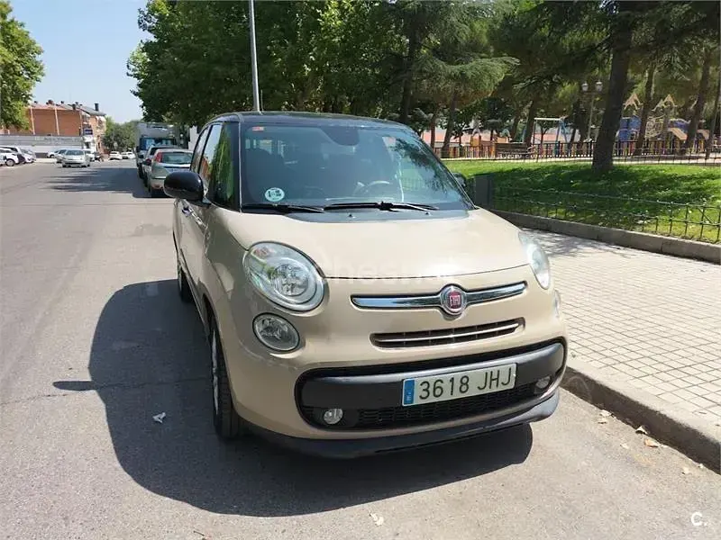 Usado Fiat 500L Living 120 CV (88 kW) 2015 Beige Monovolumen