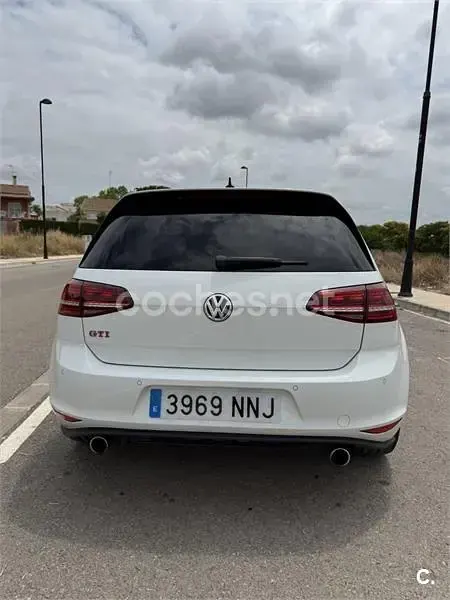 Usado VW Golf VII GTI 230 CV (169 kW) 2017 Blanco Berlina