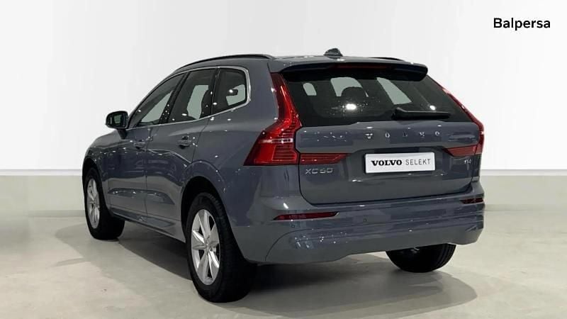 Usado Volvo XC60 Core 197 CV (144 kW) 2023 Gris/plata SUV
