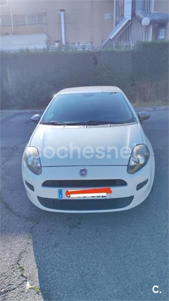 Blanco Usado 2015 Fiat Punto Young Utilitario | 4950 € (Buen precio) - Imagen 1/4