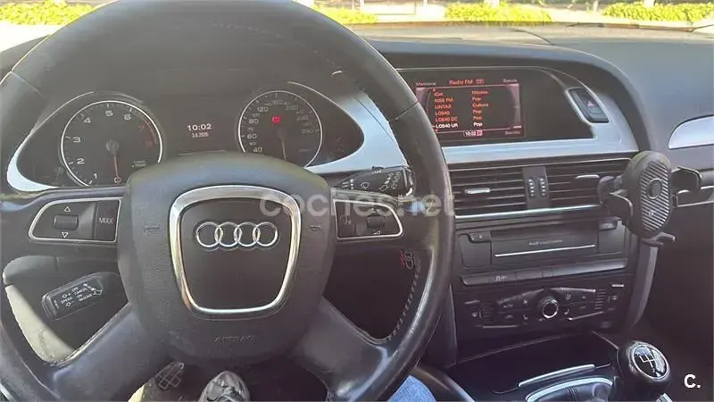 Usado Audi A4 211 CV (155 kW) 2012 Gris / plata Familiar