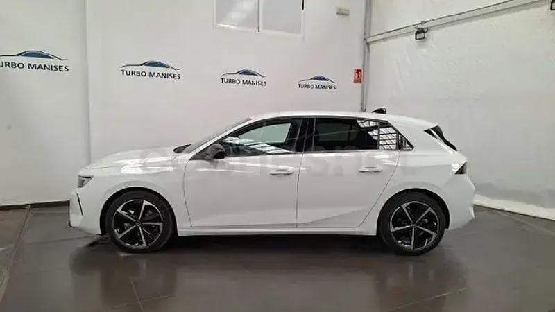 Usado Opel Astra Elegance 130 CV (95 kW) 2023 Blanco Utilitario