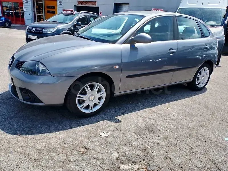 Usado Seat Ibiza 85 CV (62 kW) 2008 Gris / plata Berlina
