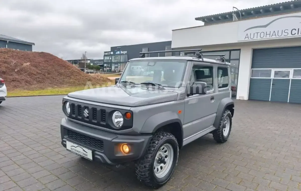 Usado Suzuki Jimny 102 CV (75 kW) 2019 Gris SUV