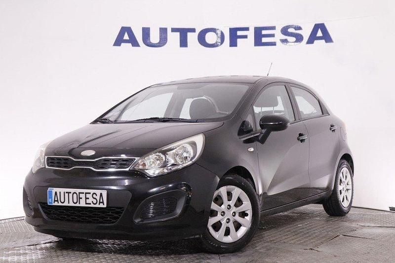 Usado Kia Rio Active 84 CV (61 kW) 2013 Negro