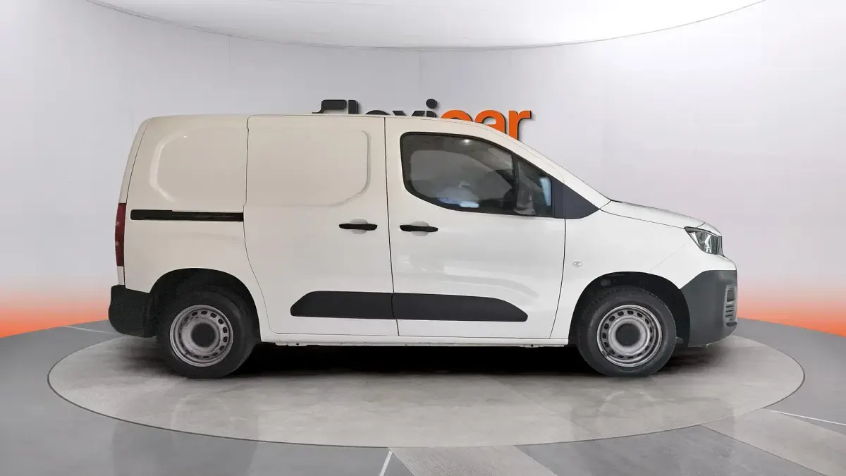 Usado Peugeot Partner 102 CV (75 kW) 2022 Blanco Monovolumen