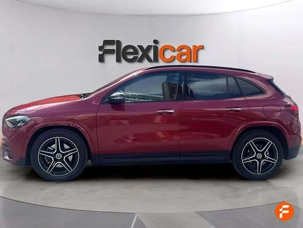 Usado Mercedes GLA200 150 CV (110 kW) 2025 Rojo SUV