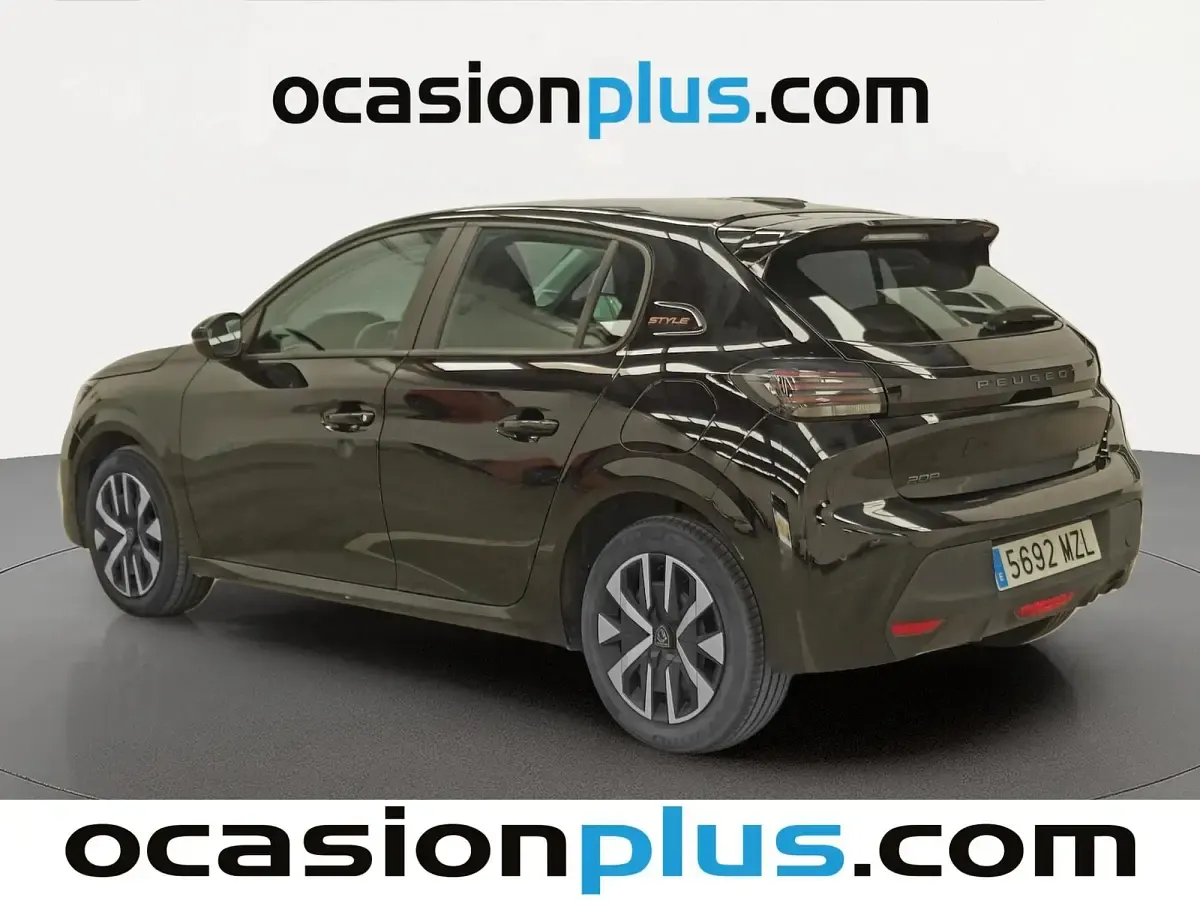 Usado Peugeot 208 Style 110 CV (80 kW) 2025 Negro Utilitario