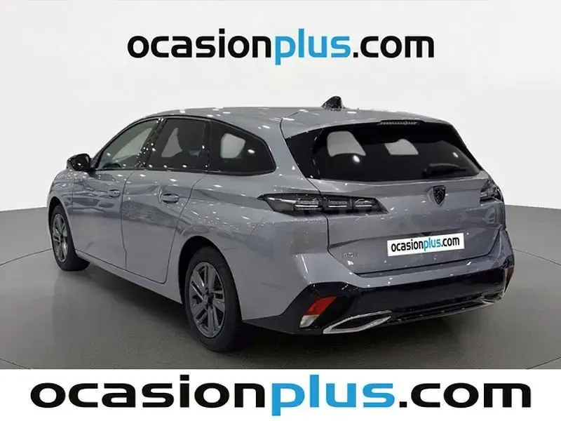 Usado Peugeot 308 SW Allure 130 CV (95 kW) 2024 Gris / plata Familiar
