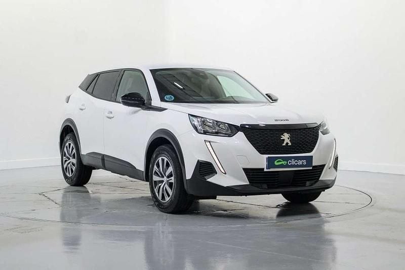 Usado Peugeot 2008 Active 110 CV (80 kW) 2022 Blanco SUV