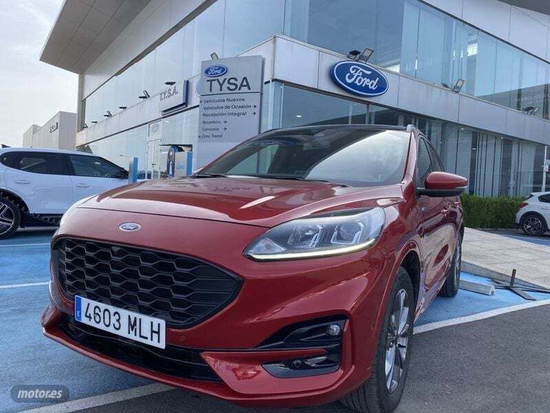 Rojo Usado 2023 Ford Kuga ST-Line SUV | 30.495 € (Un poco caro) - Imagen 1/4
